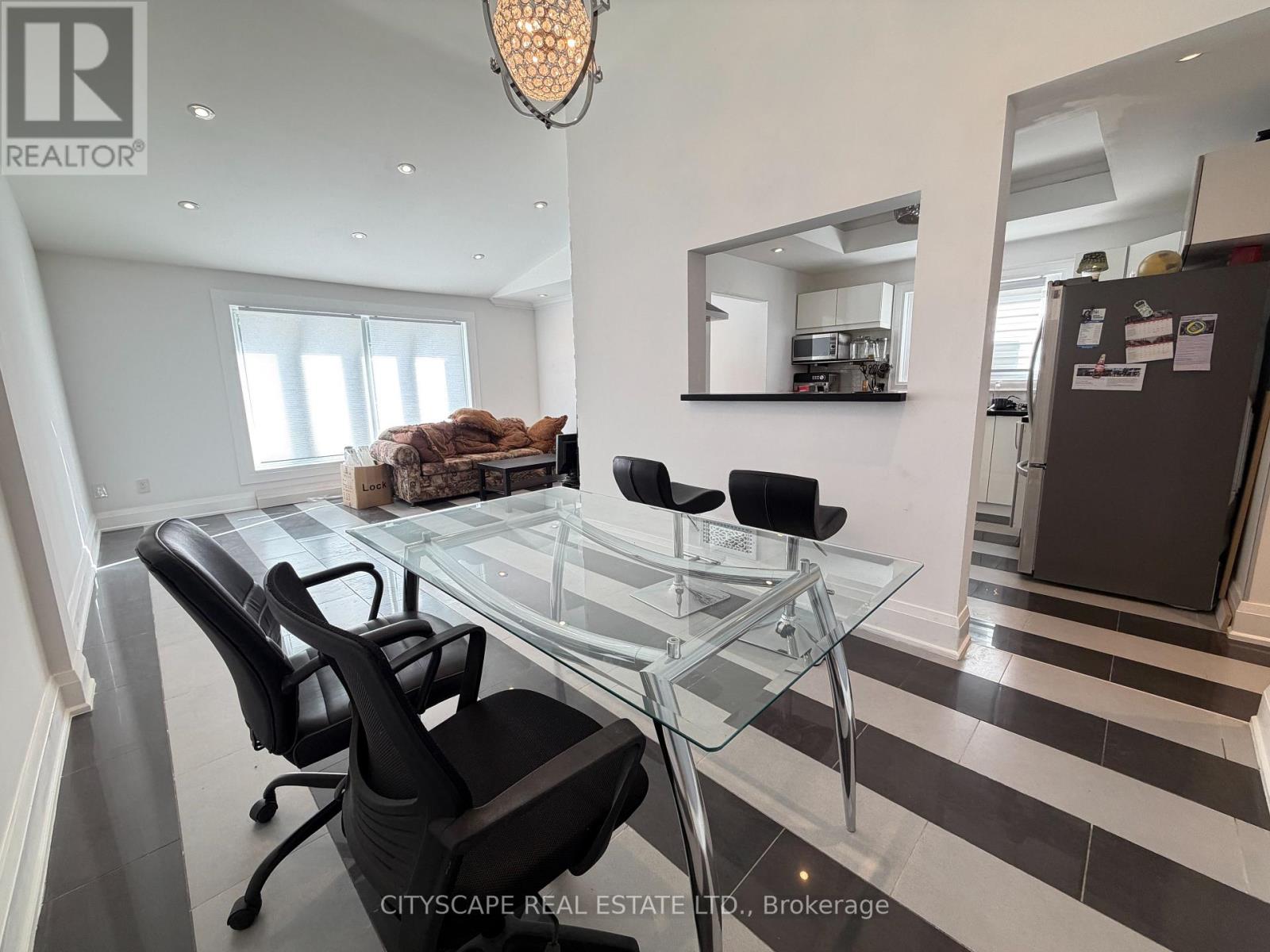 Upper - 135 Bonham Boulevard, Mississauga, Ontario  L5M 1C8 - Photo 11 - W13462010