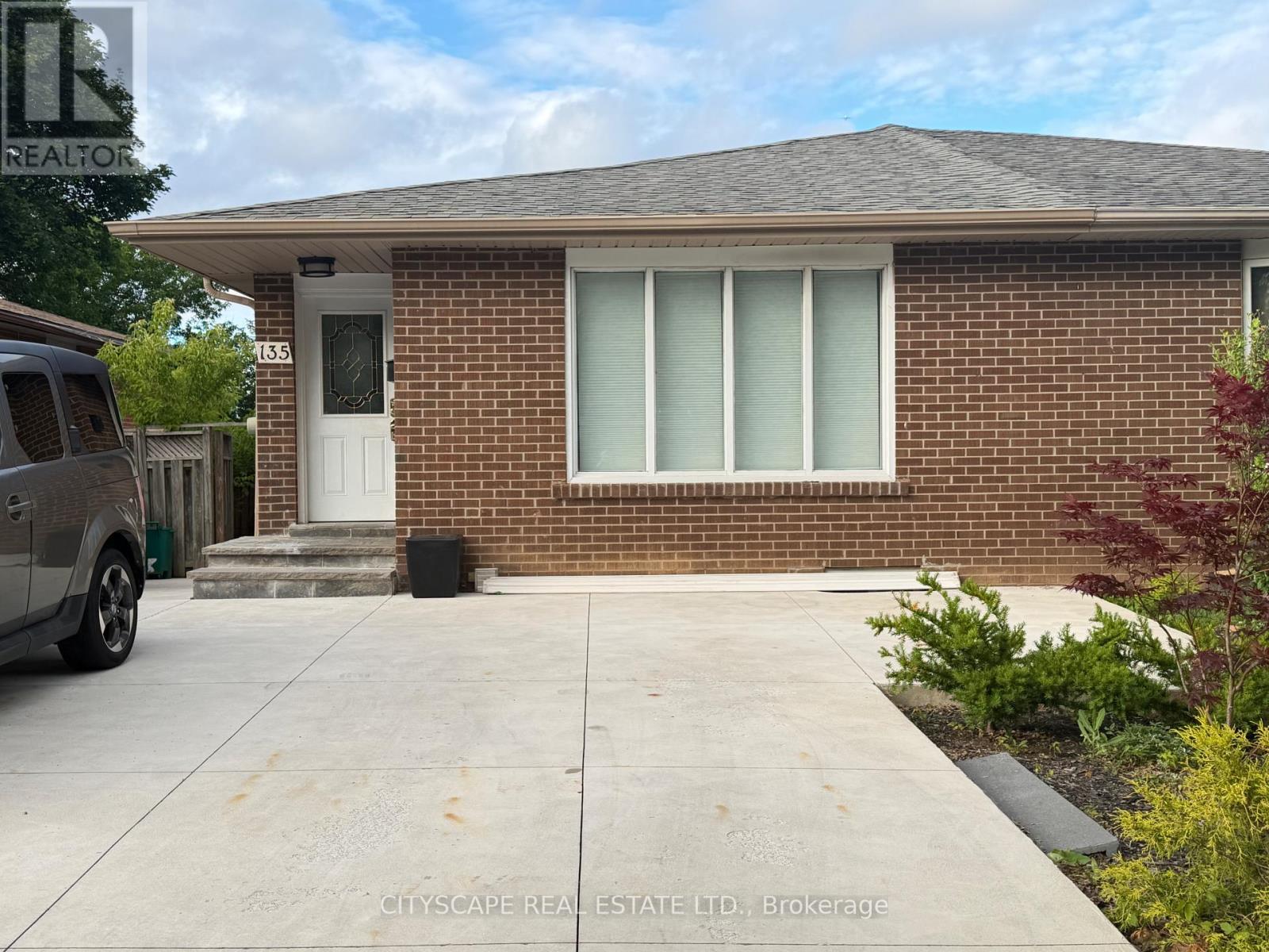 Upper - 135 Bonham Boulevard, Mississauga, Ontario  L5M 1C8 - Photo 2 - W13462010