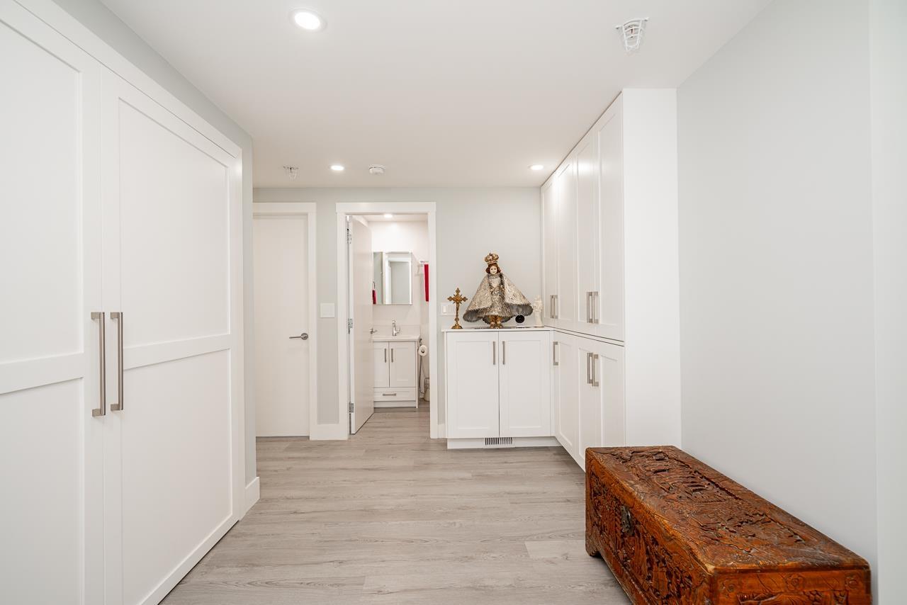 203 15152 Russell Avenue, White Rock, British Columbia  V4B 0A3 - Photo 5 - R3137773