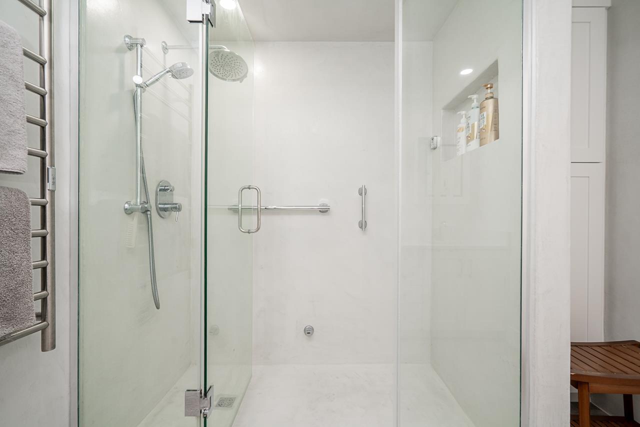 203 15152 Russell Avenue, White Rock, British Columbia  V4B 0A3 - Photo 24 - R3137773