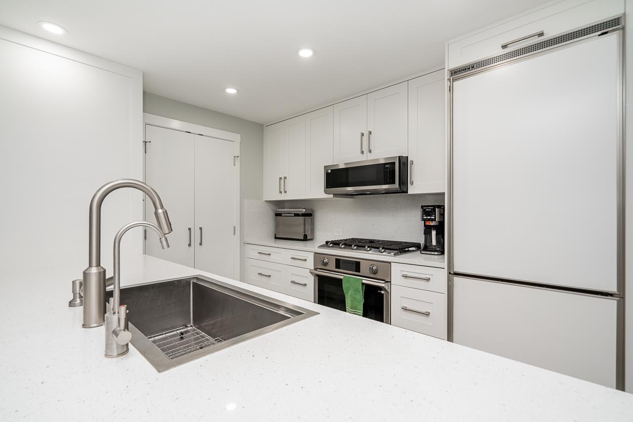 203 15152 Russell Avenue, White Rock, British Columbia  V4B 0A3 - Photo 10 - R3137773