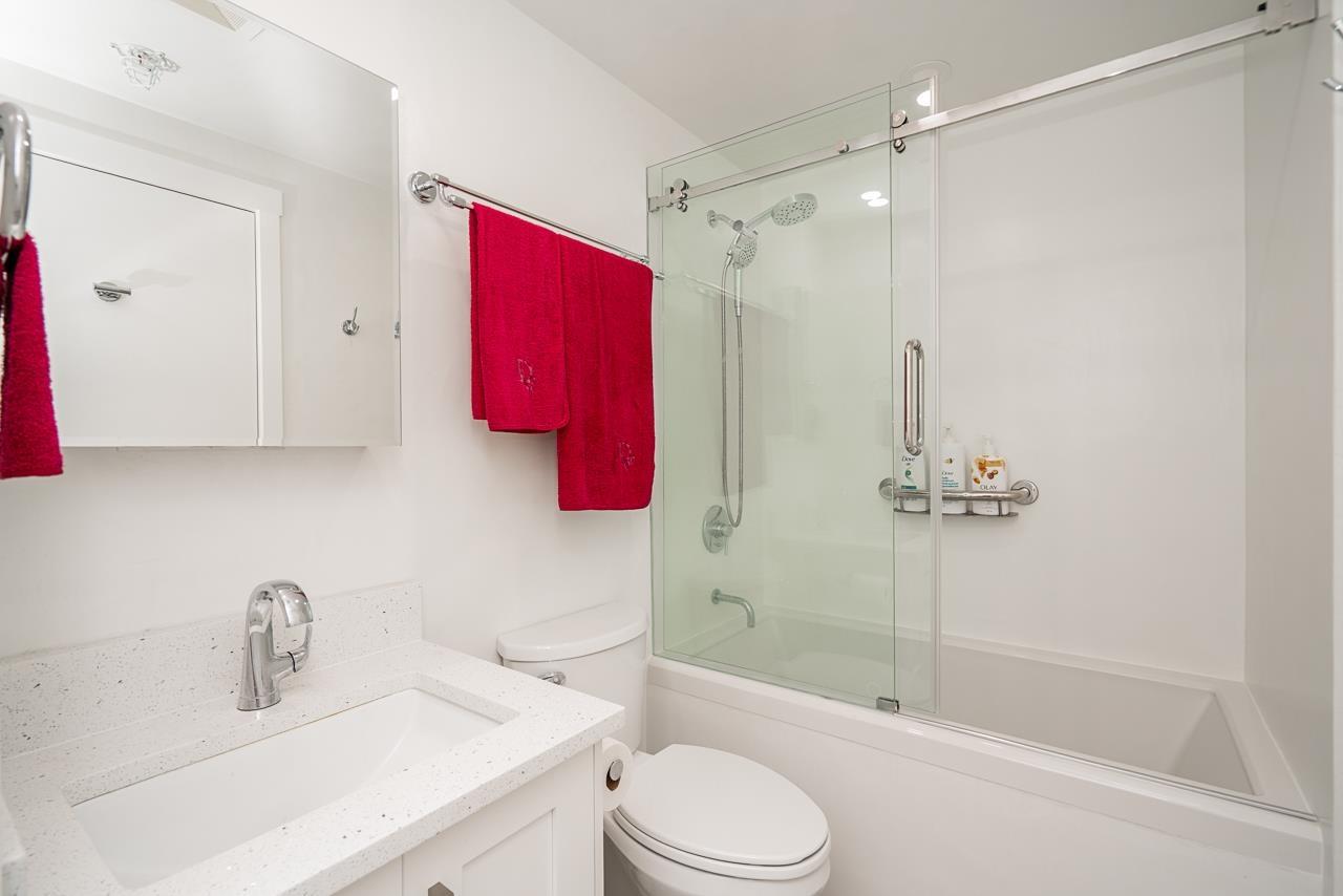 203 15152 Russell Avenue, White Rock, British Columbia  V4B 0A3 - Photo 27 - R3137773