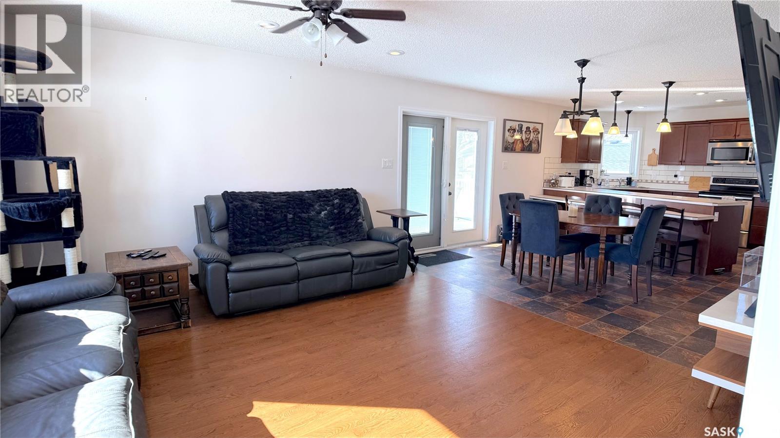 304 Archibald Street, Midale, Saskatchewan  S0C 1S0 - Photo 5 - SK039757