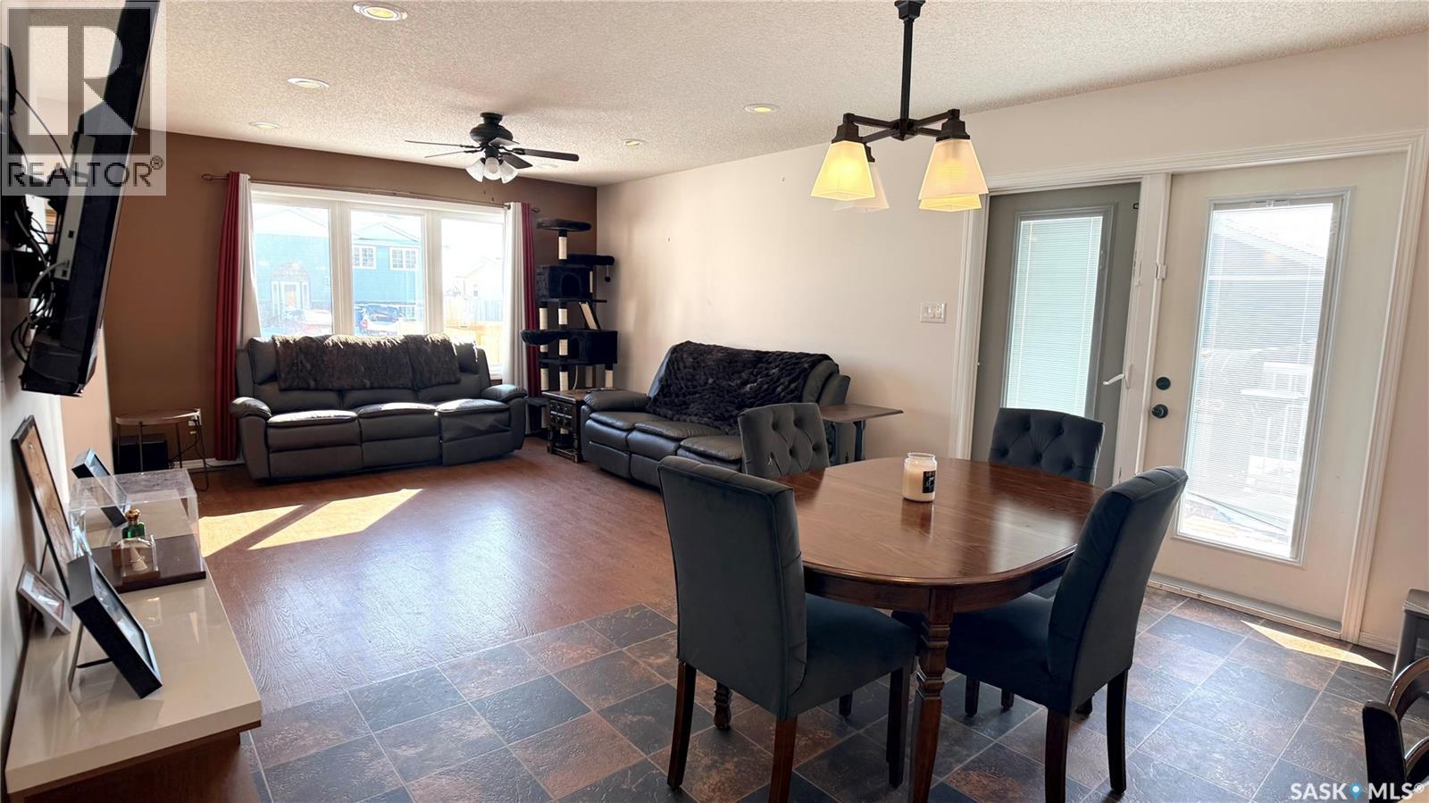 304 Archibald Street, Midale, Saskatchewan  S0C 1S0 - Photo 7 - SK039757