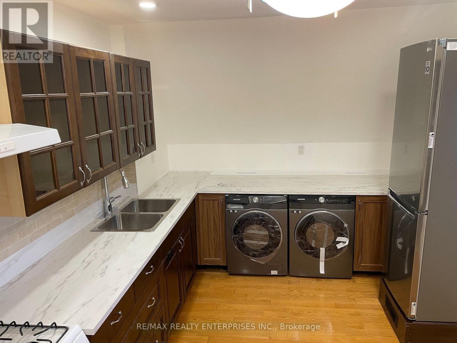 488 LOGAN AVENUE - Photo 4