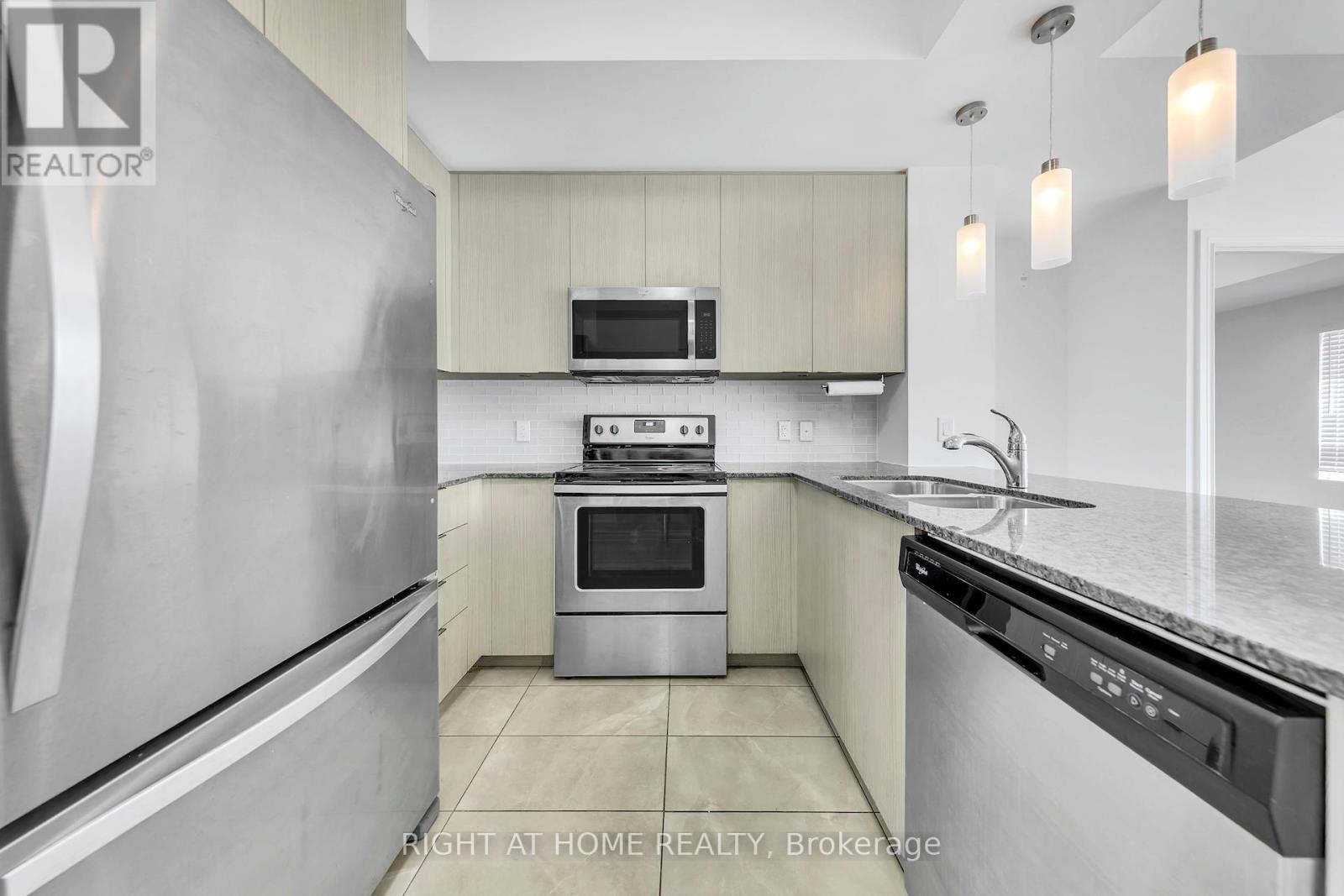 316 - 86 Woodbridge Avenue, Vaughan, Ontario  L4L 0E4 - Photo 14 - N13467628