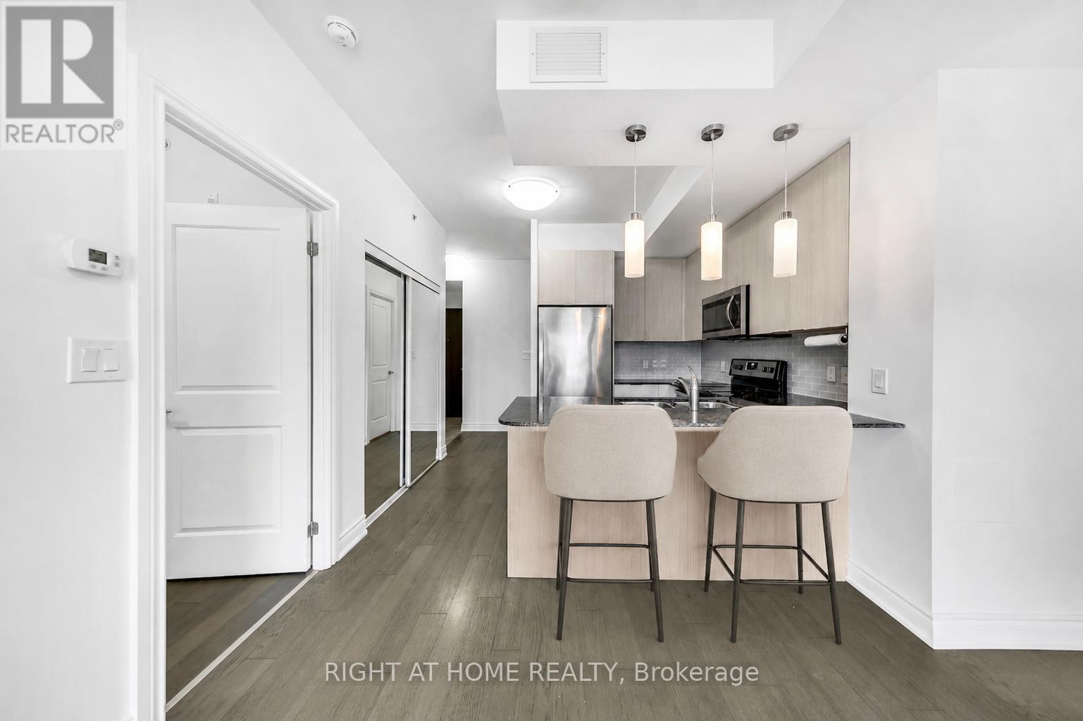 316 - 86 Woodbridge Avenue, Vaughan, Ontario  L4L 0E4 - Photo 2 - N13467628