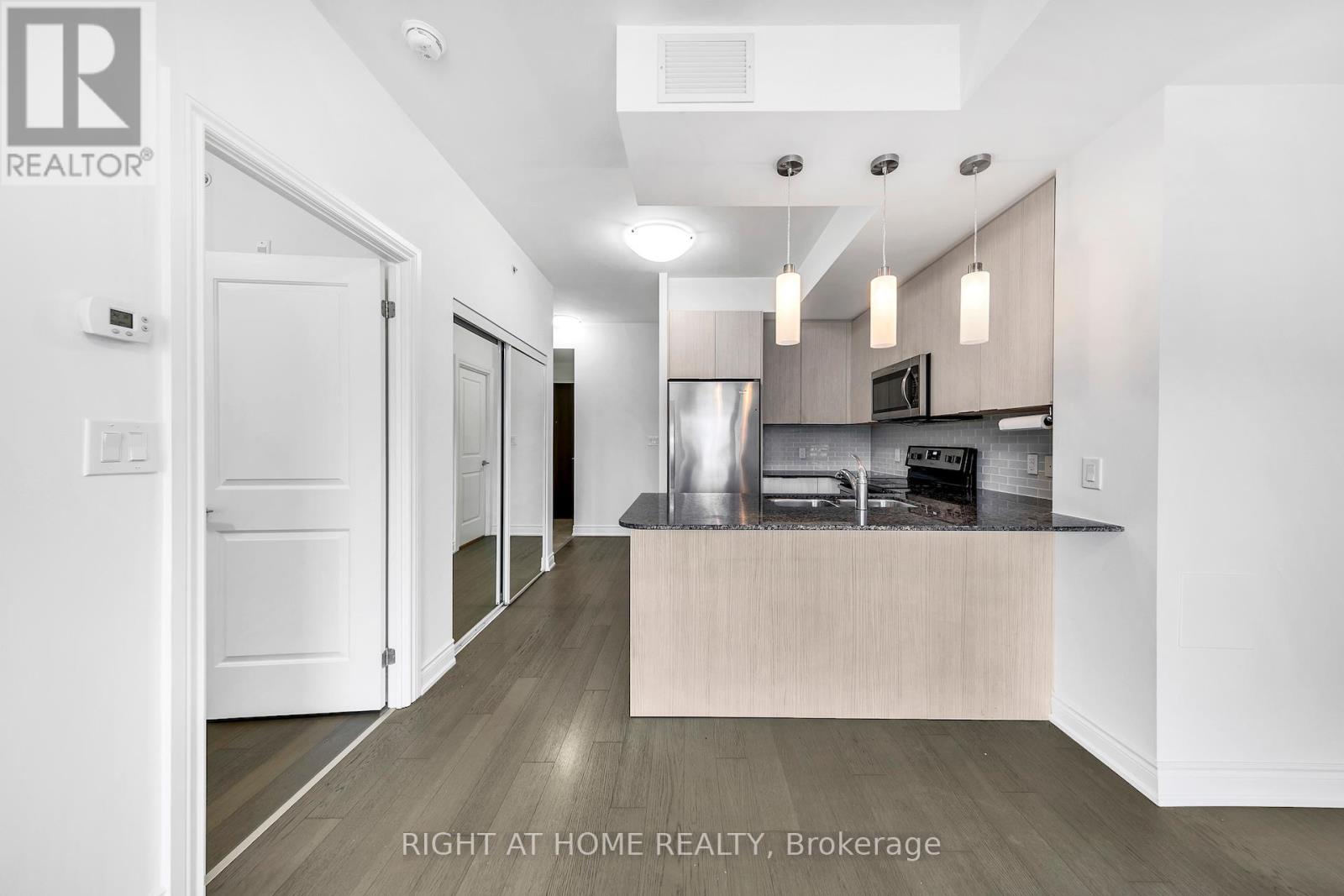 316 - 86 Woodbridge Avenue, Vaughan, Ontario  L4L 0E4 - Photo 3 - N13467628
