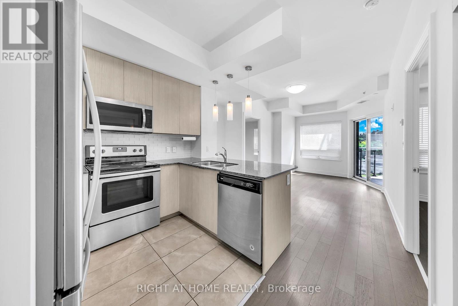 316 - 86 Woodbridge Avenue, Vaughan, Ontario  L4L 0E4 - Photo 4 - N13467628