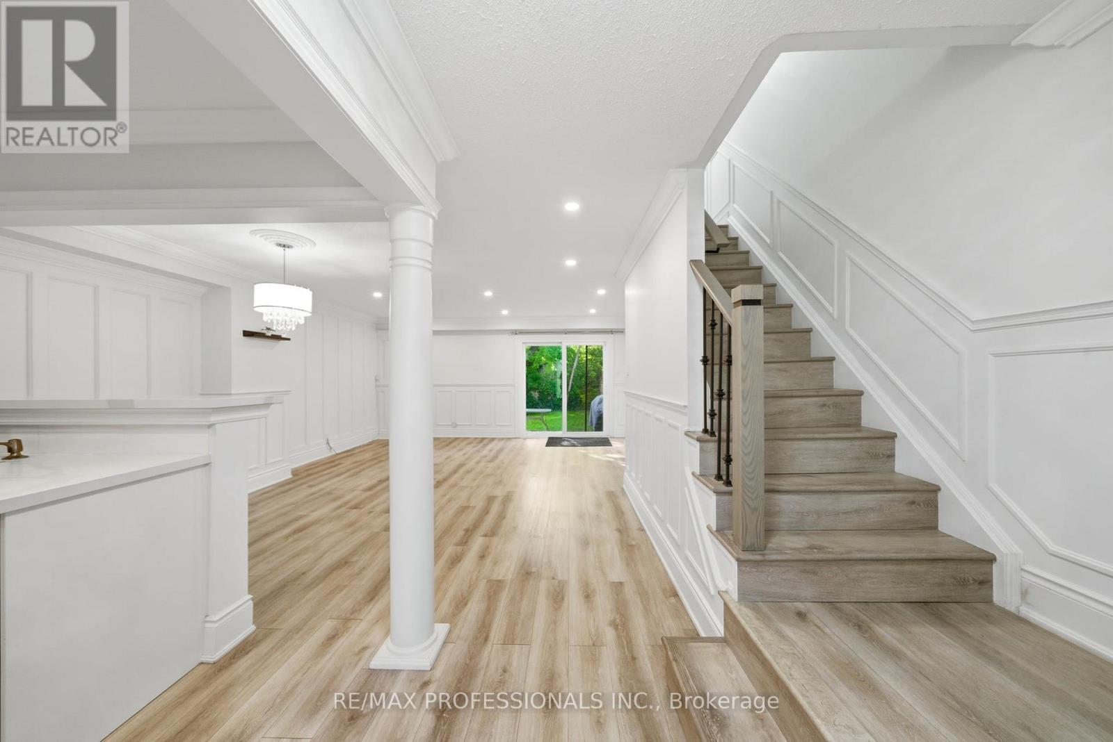 6 - 141 Ripley Court, Oakville, Ontario  L6H 1H2 - Photo 2 - W13467542