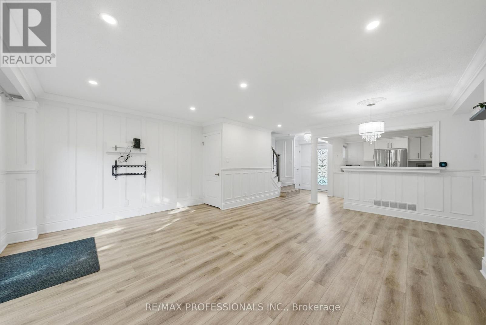 6 - 141 Ripley Court, Oakville, Ontario  L6H 1H2 - Photo 6 - W13467542