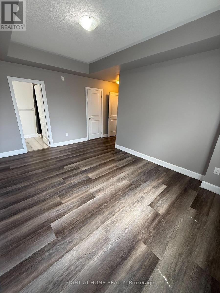 301 - 263 Georgian Drive, Oakville, Ontario  L6H 0L2 - Photo 15 - W13467602