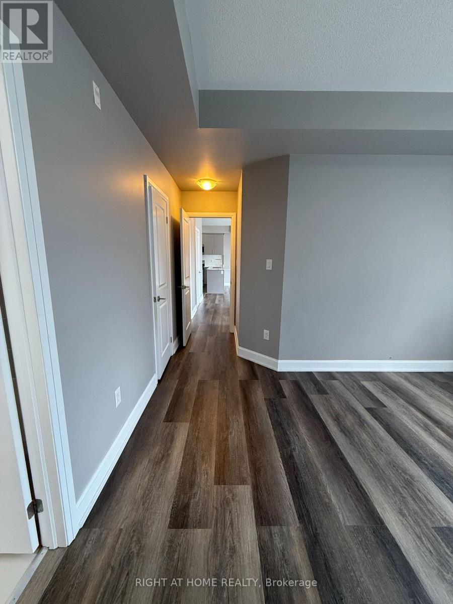 301 - 263 Georgian Drive, Oakville, Ontario  L6H 0L2 - Photo 19 - W13467602