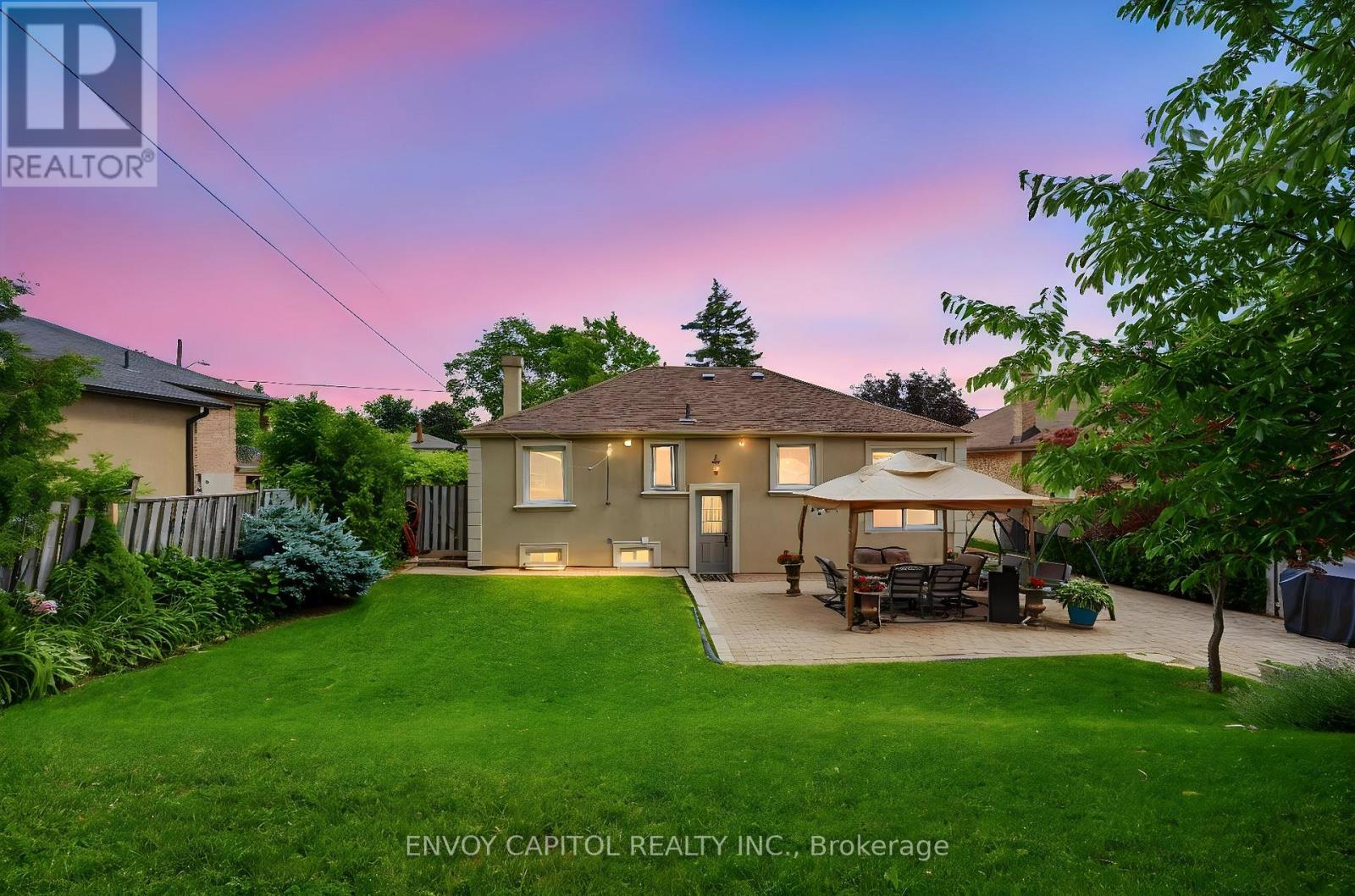 26 Deevale Road, Toronto, Ontario  M3M 1Z3 - Photo 34 - W13467680