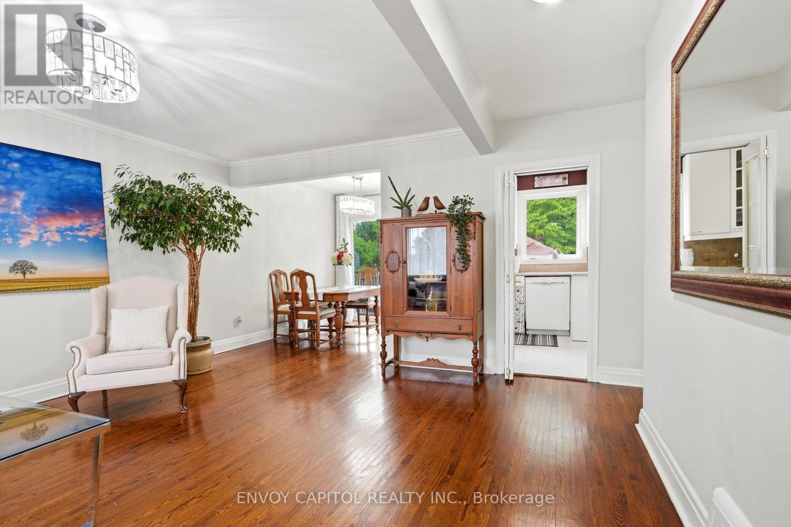 26 Deevale Road, Toronto, Ontario  M3M 1Z3 - Photo 6 - W13467680