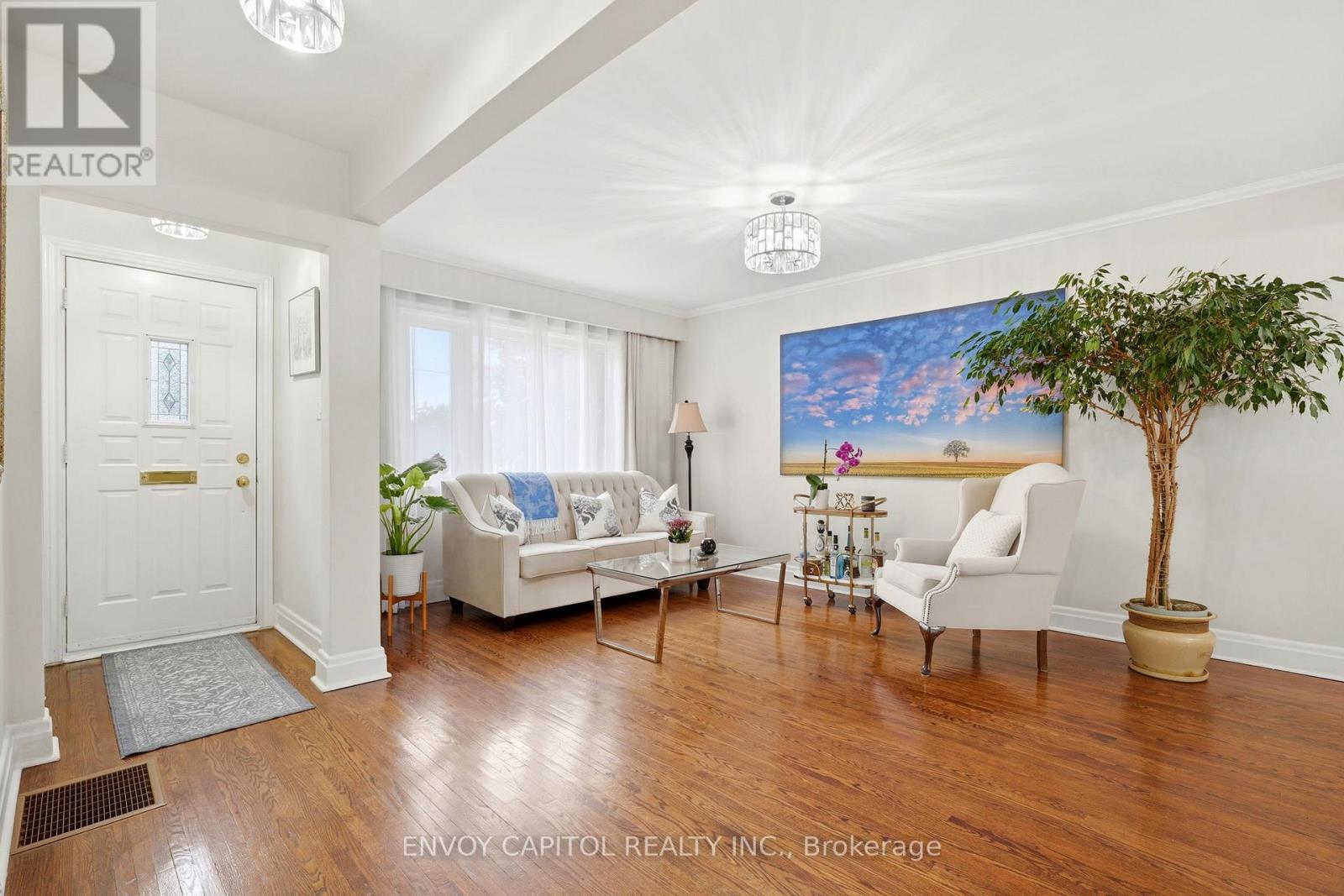 26 Deevale Road, Toronto, Ontario  M3M 1Z3 - Photo 7 - W13467680
