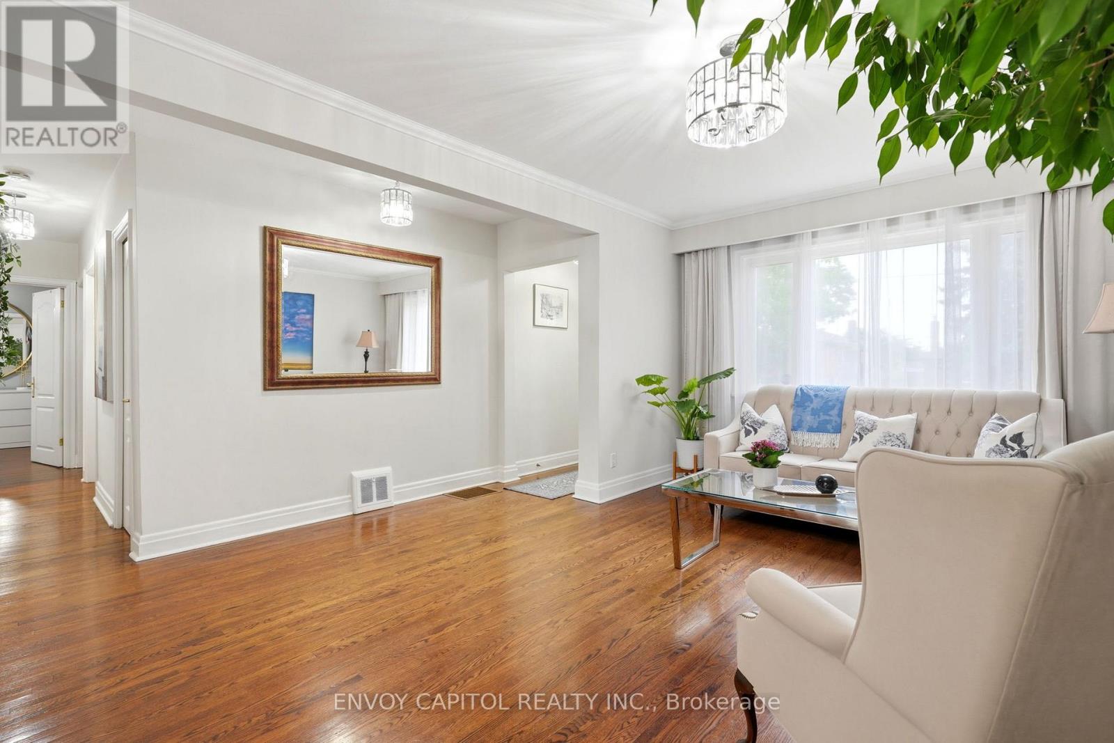 26 Deevale Road, Toronto, Ontario  M3M 1Z3 - Photo 8 - W13467680