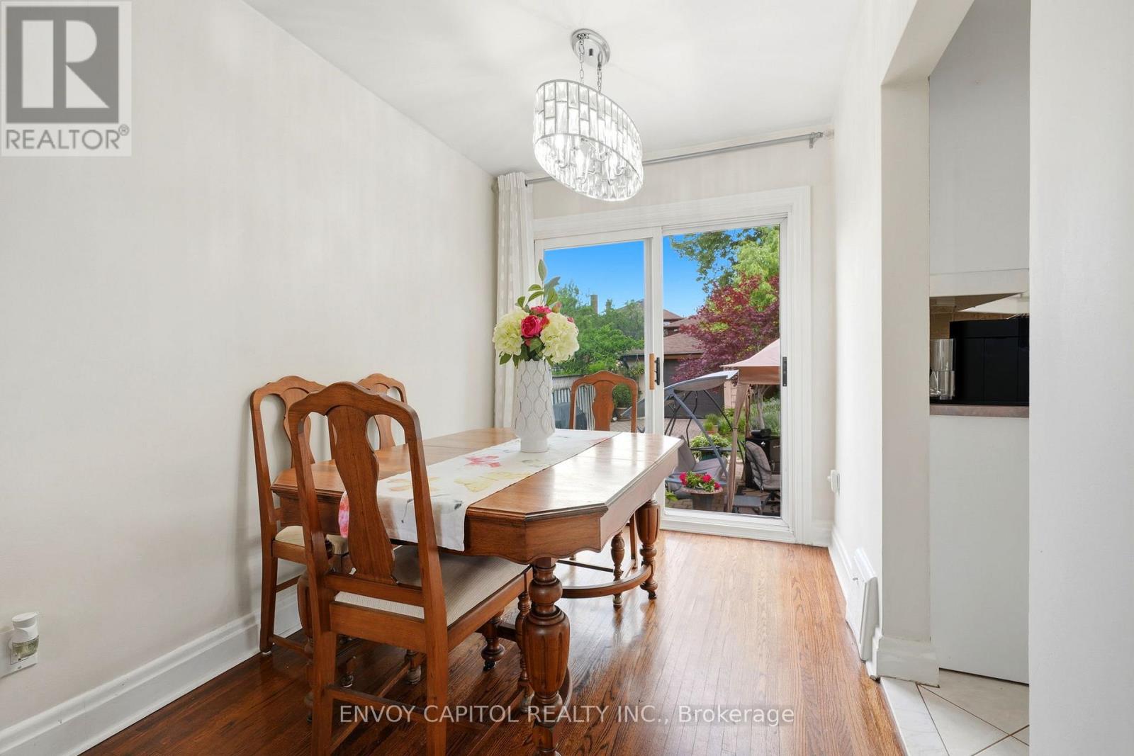 26 Deevale Road, Toronto, Ontario  M3M 1Z3 - Photo 9 - W13467680