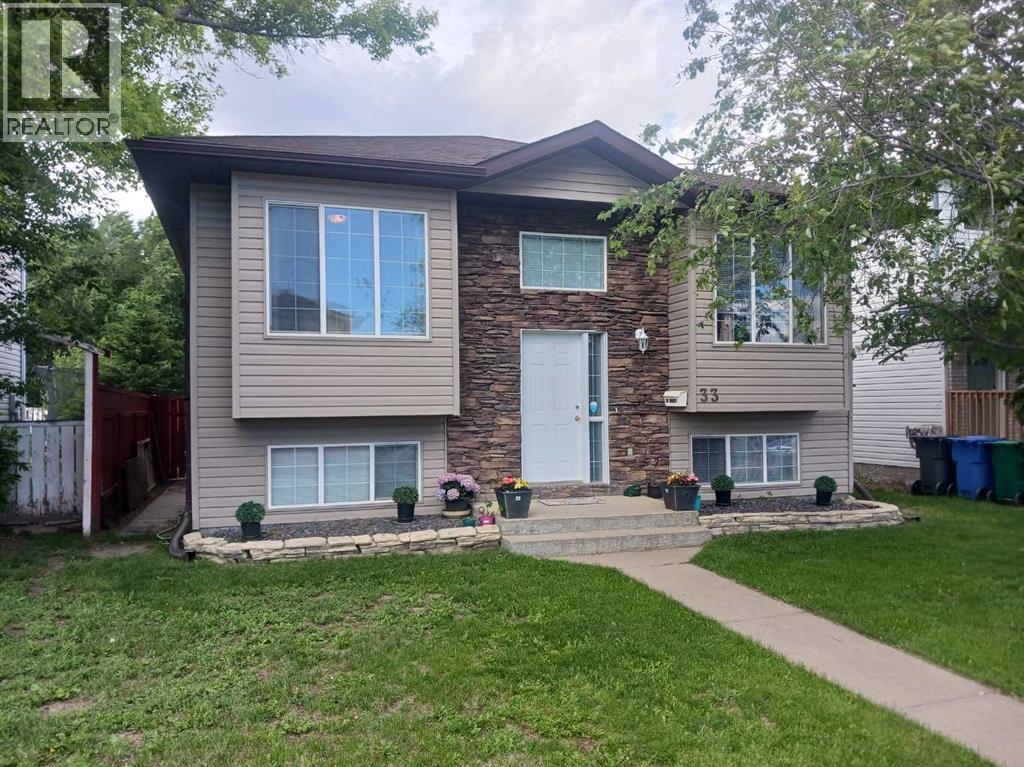 33 Peigan Court W, Lethbridge, Alberta  T1K 6J4 - Photo 1 - A2319978