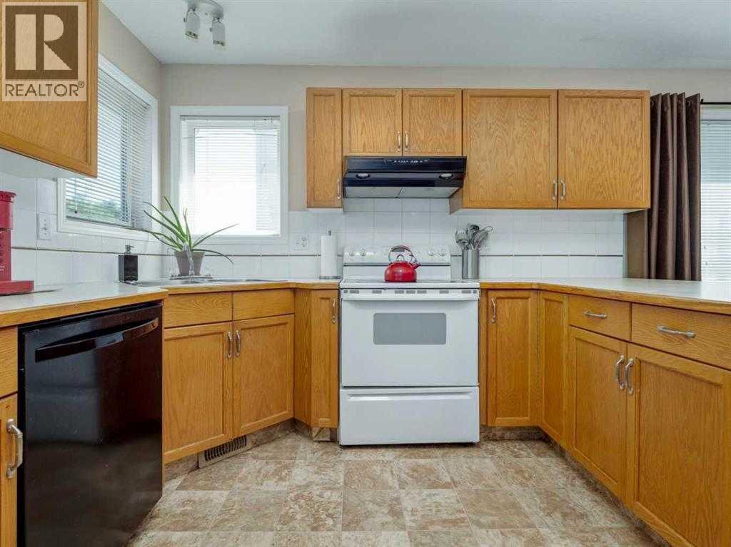 33 Peigan Court W, Lethbridge, Alberta  T1K 6J4 - Photo 10 - A2319978