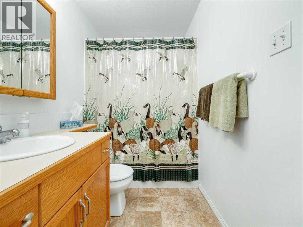 33 Peigan Court W, Lethbridge, Alberta  T1K 6J4 - Photo 30 - A2319978