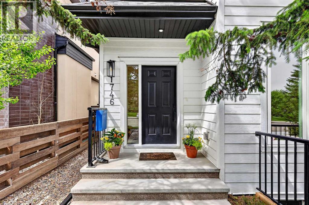 1746 49 Avenue Sw, Calgary, Alberta  T2T 2T9 - Photo 3 - A2322695