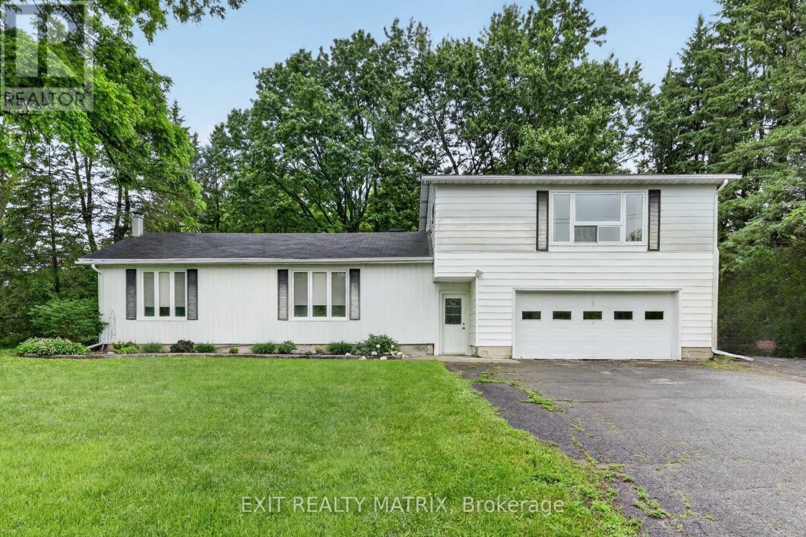 383 CASTOR ROAD, Russell, Ontario
