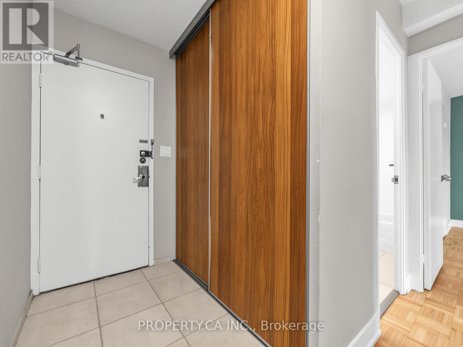 708 - 10 Edgecliff Golfway, Toronto, Ontario  M3C 3A3 - Photo 2 - C13467792