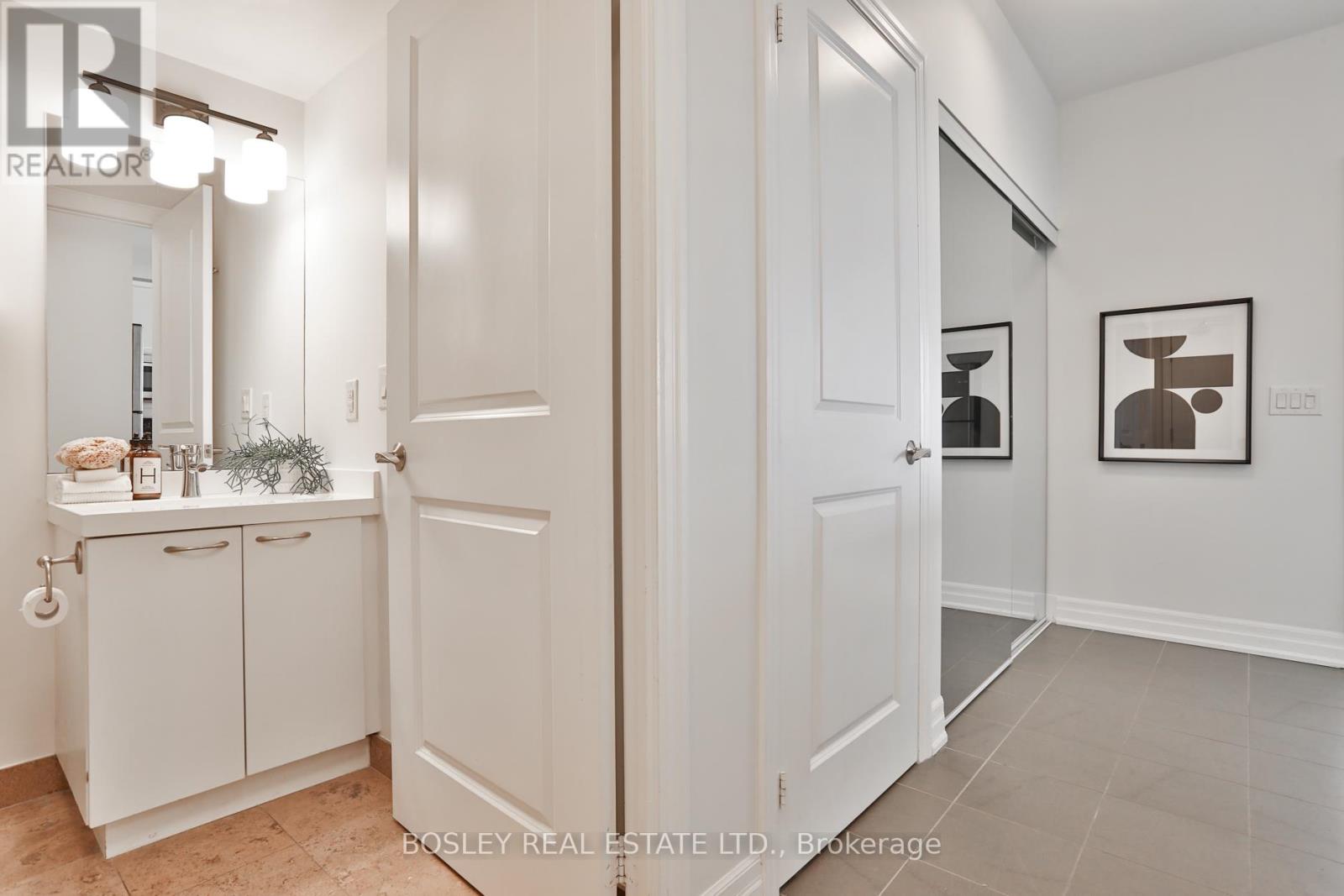 701 - 500 St Clair Avenue W, Toronto, Ontario  M6C 1A8 - Photo 9 - C13467808