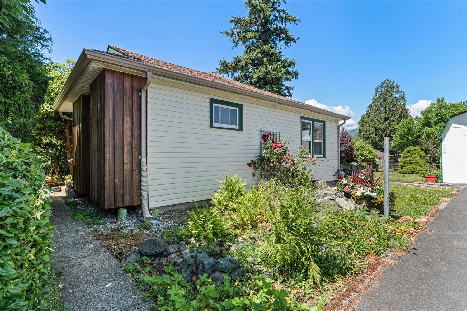 46033 Fifth Avenue, Chilliwack Downtown, Chilliwack, British Columbia  V2P 1M6 - Photo 2 - R3137722