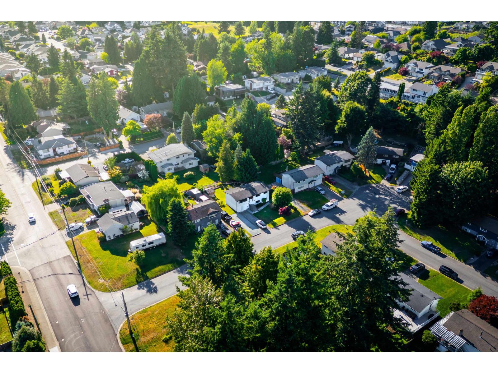 8237 Viola Place, Mission, British Columbia  V2V 5P3 - Photo 3 - R3137759