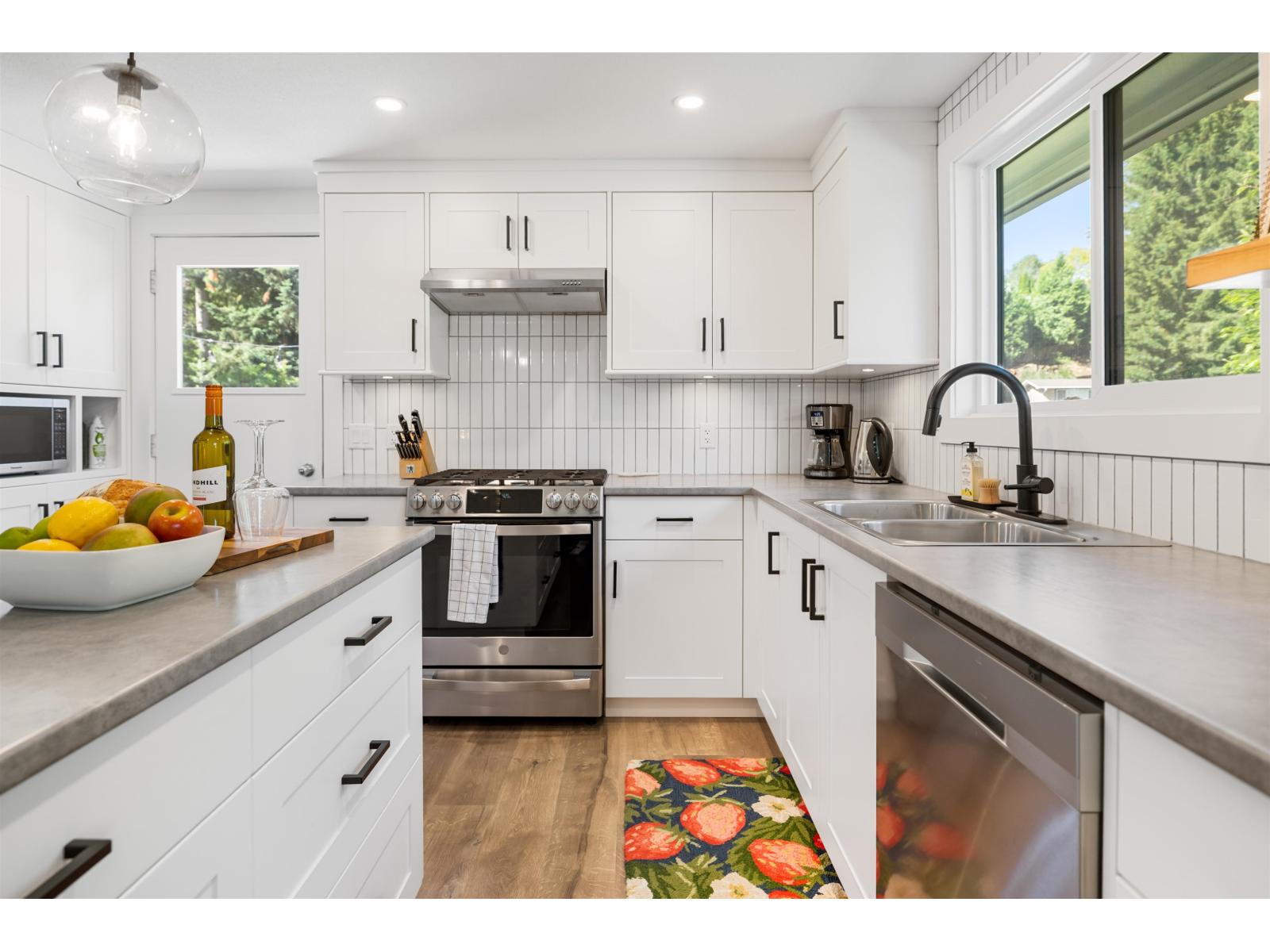 8237 Viola Place, Mission, British Columbia  V2V 5P3 - Photo 12 - R3137759