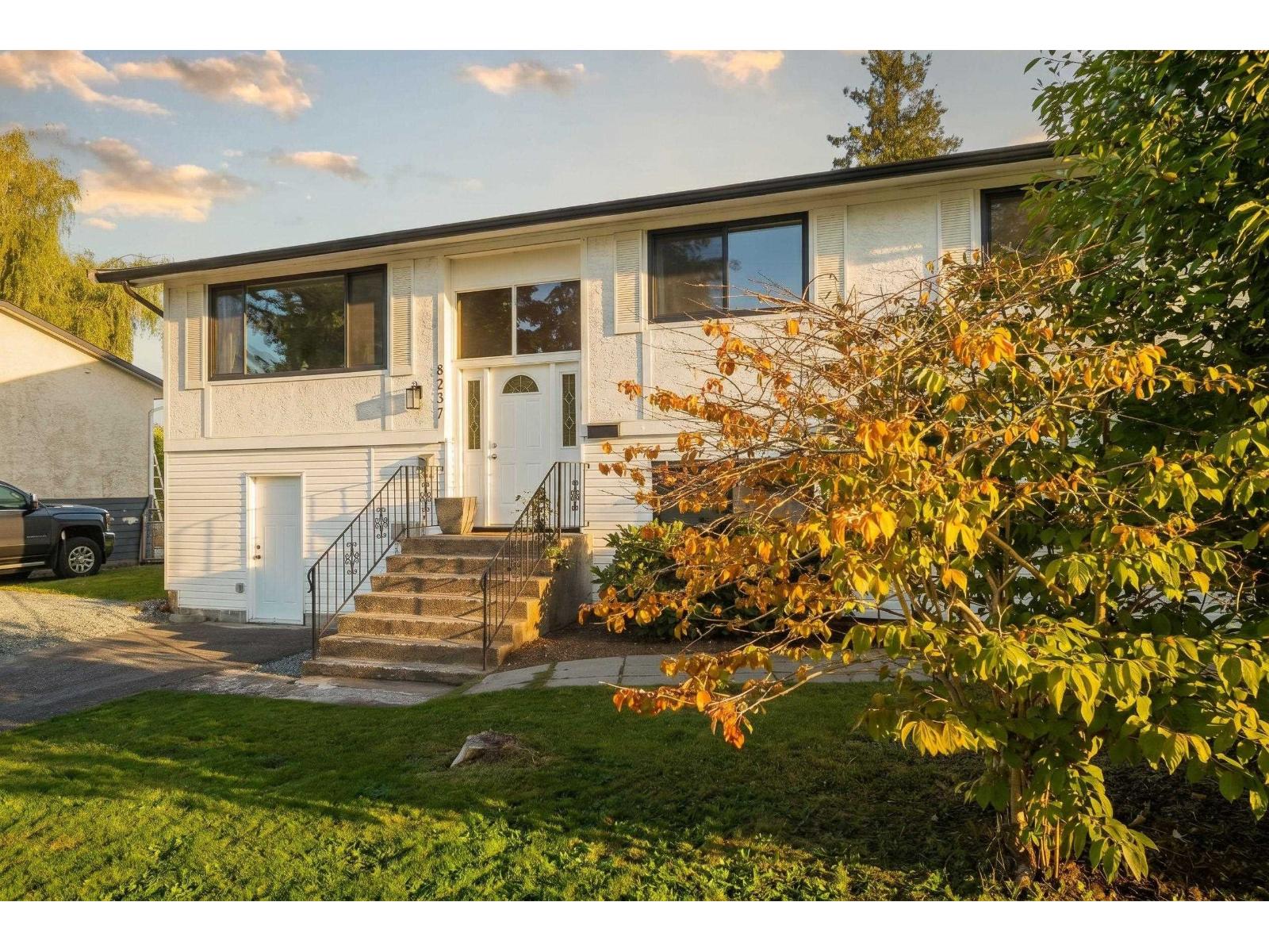8237 Viola Place, Mission, British Columbia  V2V 5P3 - Photo 5 - R3137759