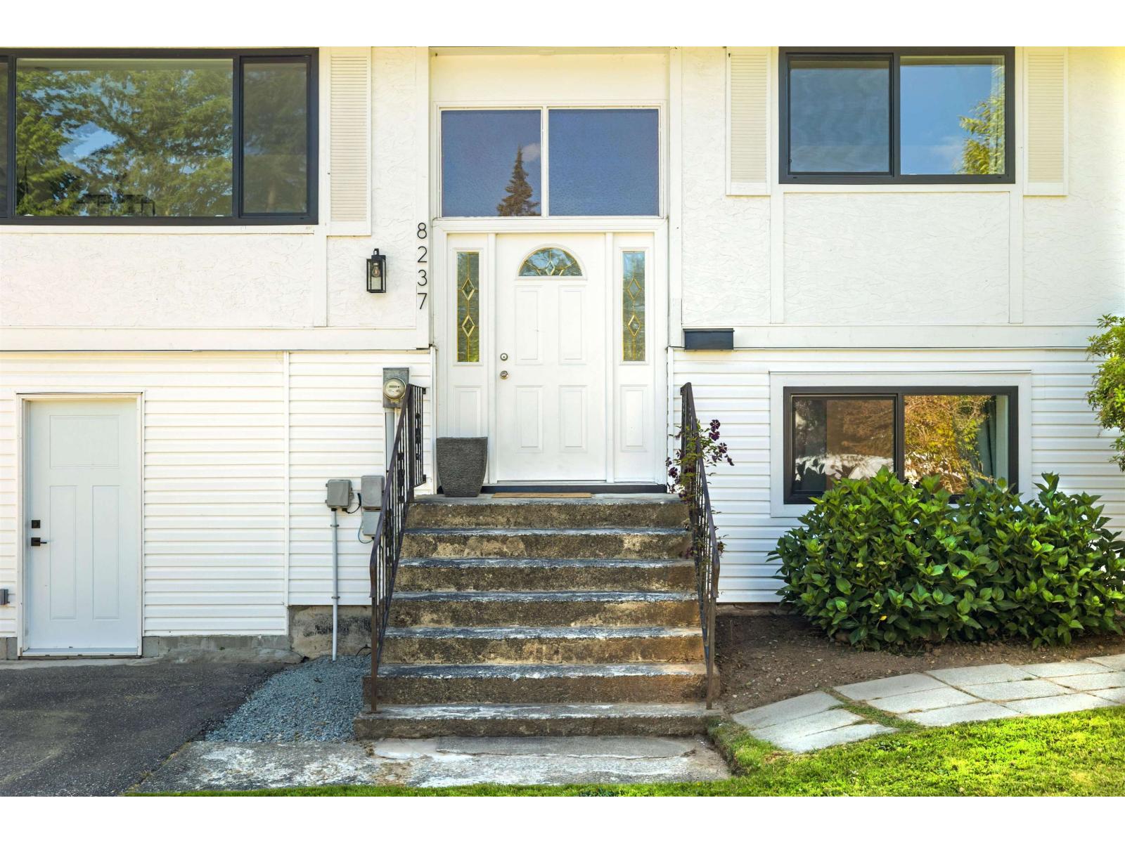 8237 Viola Place, Mission, British Columbia  V2V 5P3 - Photo 6 - R3137759