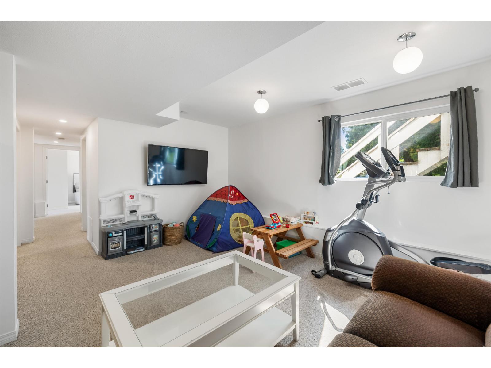 8237 Viola Place, Mission, British Columbia  V2V 5P3 - Photo 26 - R3137759