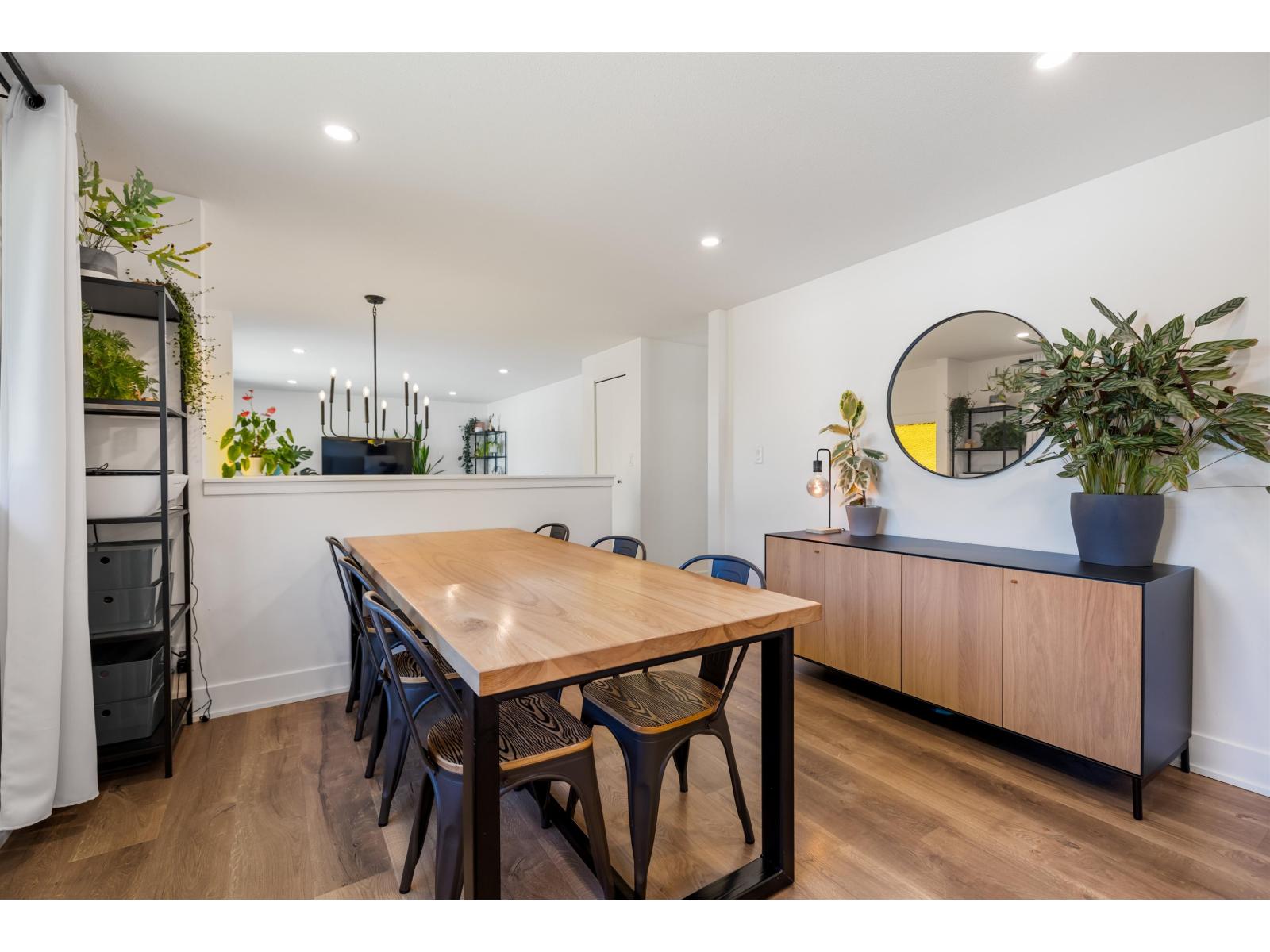 8237 Viola Place, Mission, British Columbia  V2V 5P3 - Photo 9 - R3137759