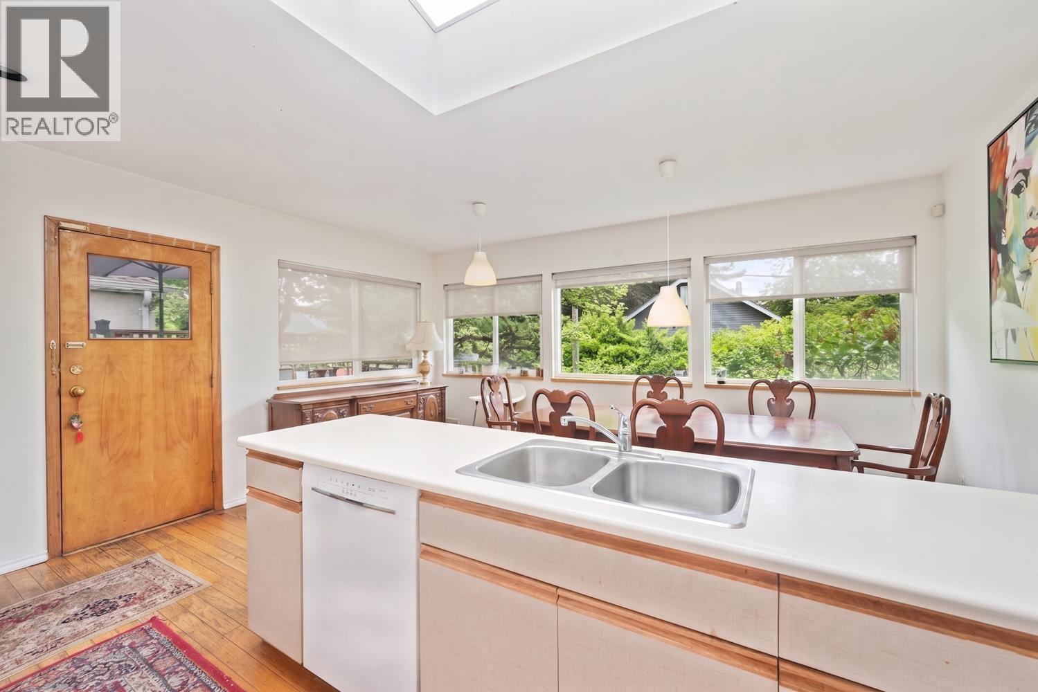 3079 Crown Street, Vancouver, British Columbia  V6R 3W4 - Photo 10 - R3137805