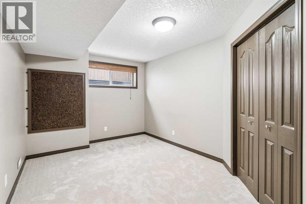 90 Royal Oak Grove Nw, Calgary, Alberta  T3G 5L8 - Photo 26 - A2321369