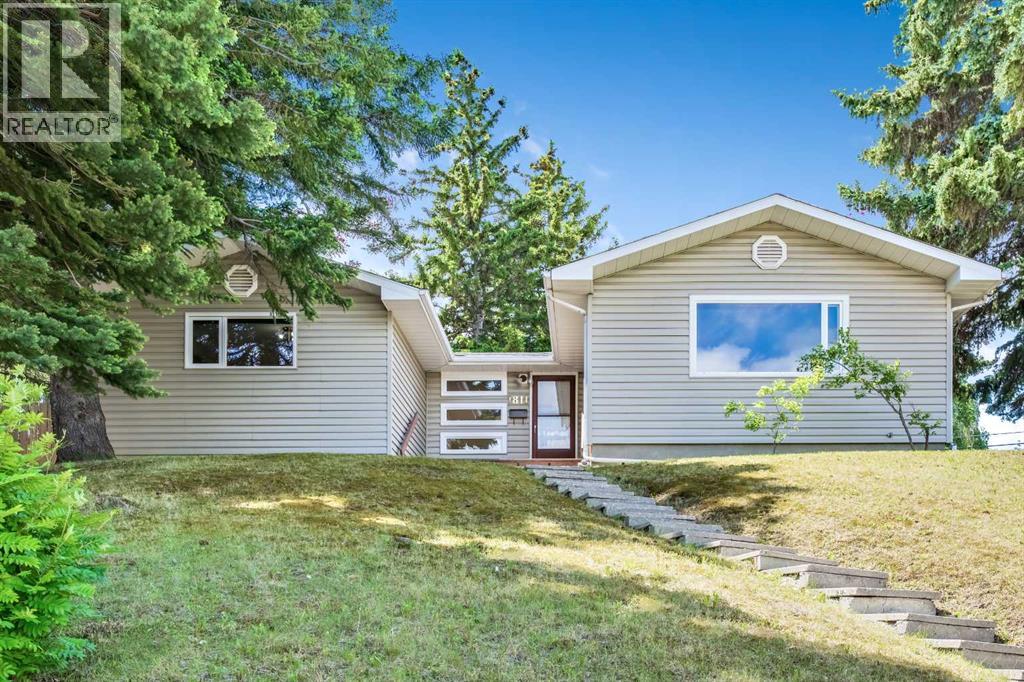 1811 Canberra Road NW, calgary, Alberta