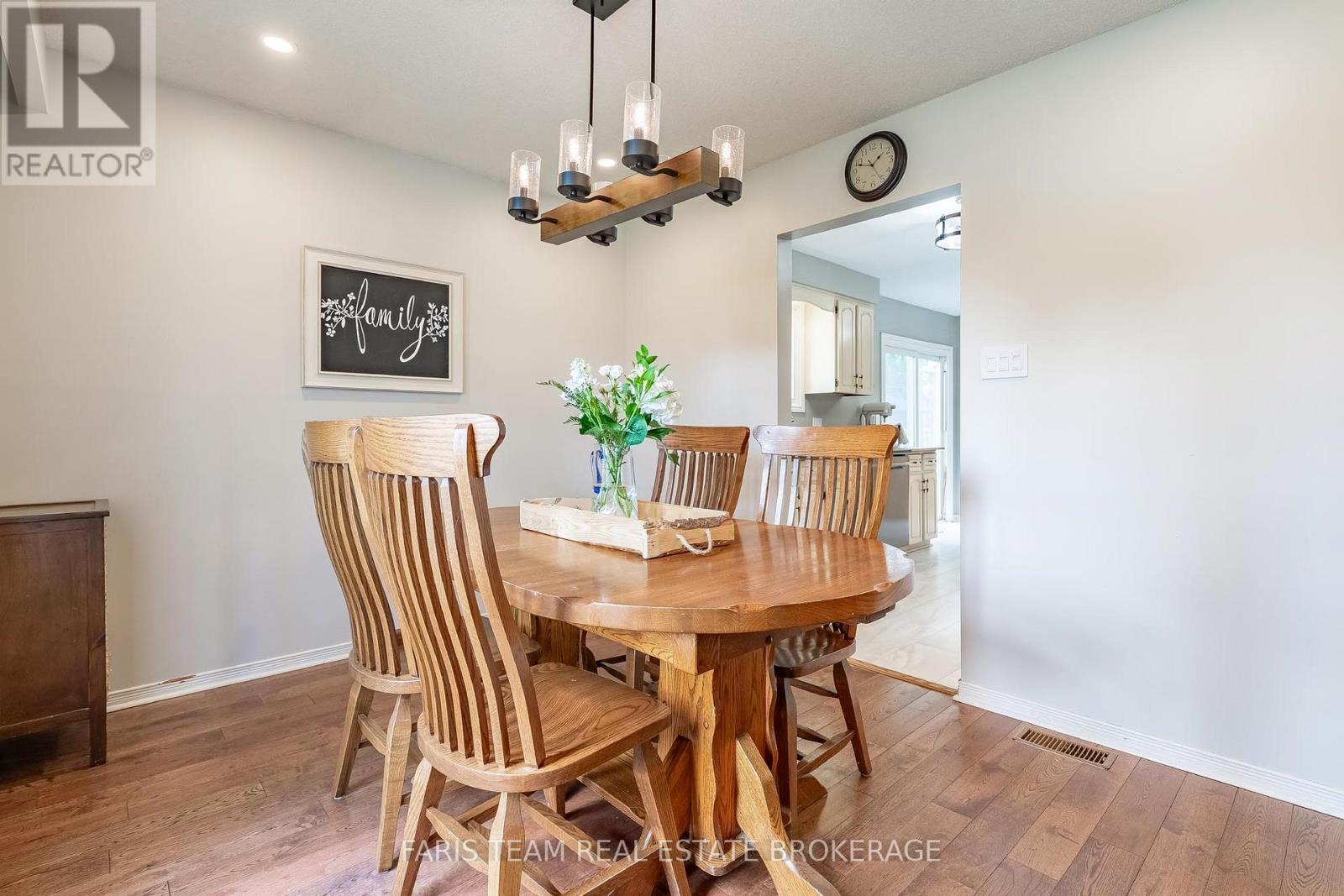 1202 Sunnidale Road, Springwater (Centre Vespra), Ontario  L4M 4S4 - Photo 10 - S13467772