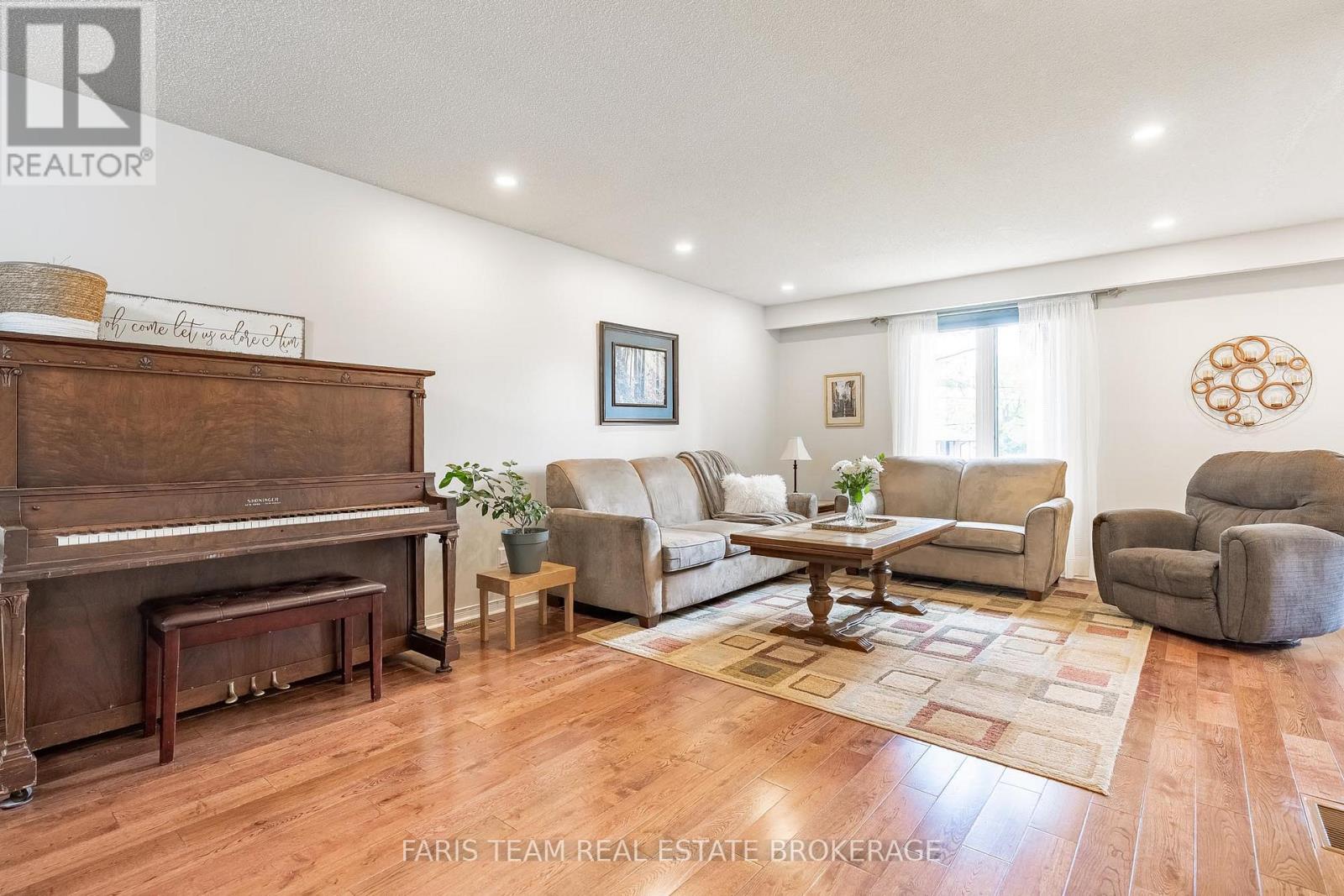 1202 Sunnidale Road, Springwater (Centre Vespra), Ontario  L4M 4S4 - Photo 12 - S13467772