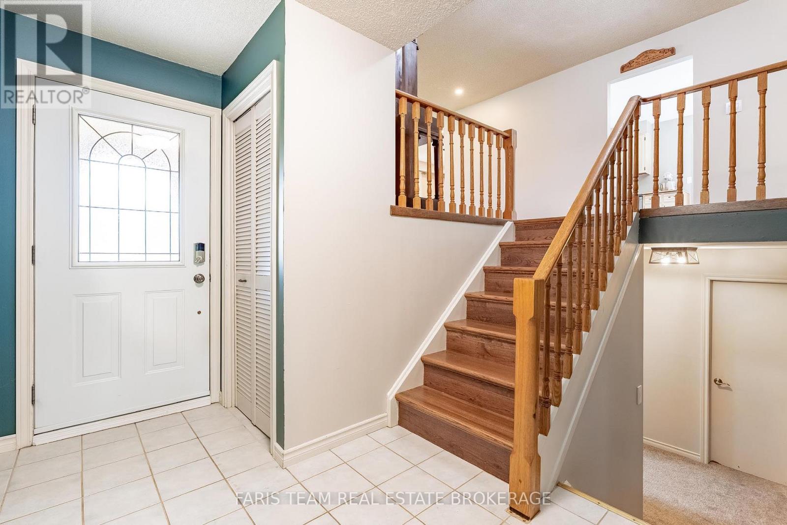 1202 Sunnidale Road, Springwater (Centre Vespra), Ontario  L4M 4S4 - Photo 5 - S13467772