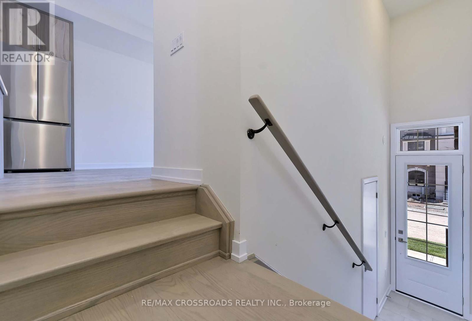 1344 Kobzar Drive, Oakville, Ontario  L6M 4L8 - Photo 6 - W13466890