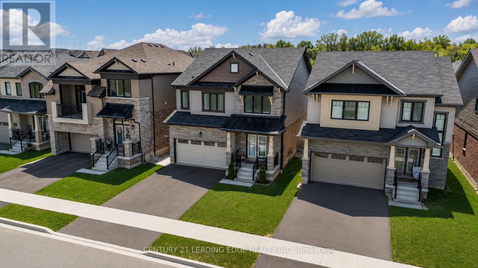 35 Royal Coachman Way, Hamilton, Ontario  L8J 0M2 - Photo 4 - X13462190