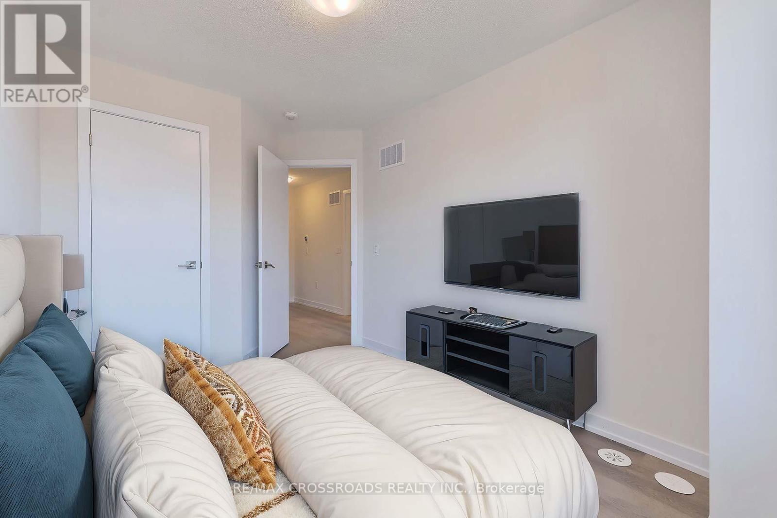 1344 Kobzar Drive, Oakville, Ontario  L6M 4L8 - Photo 29 - W13466890