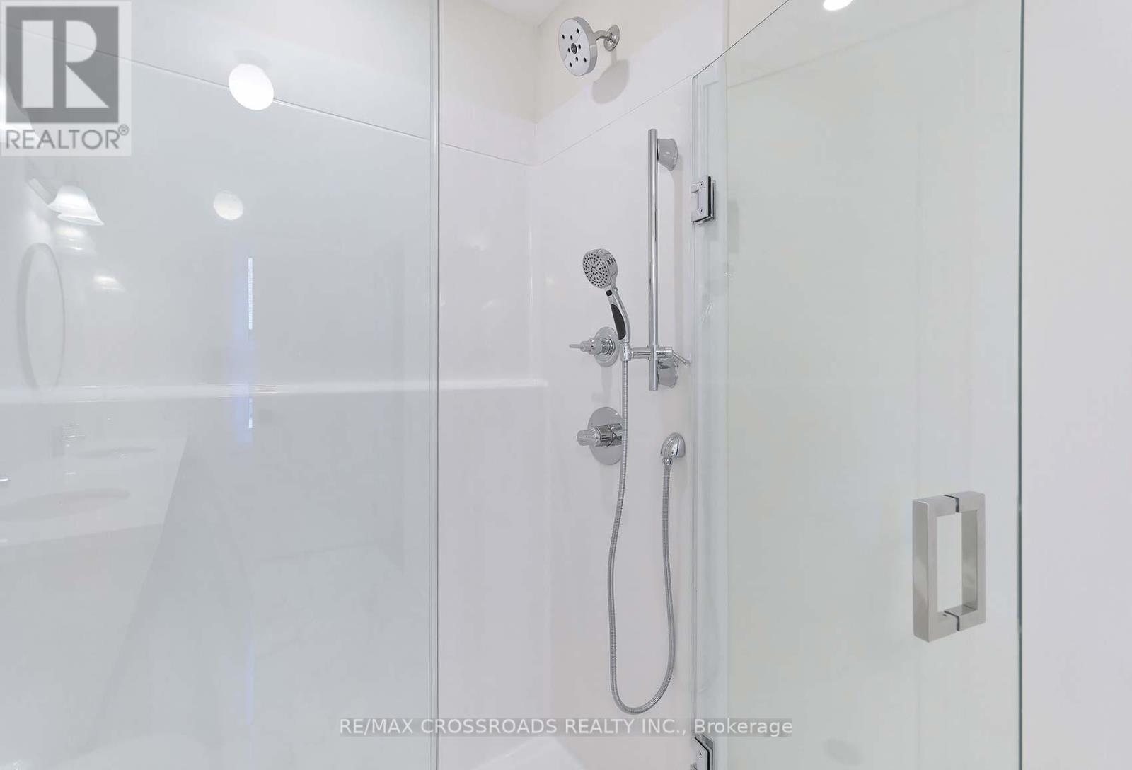 1344 Kobzar Drive, Oakville, Ontario  L6M 4L8 - Photo 24 - W13466890
