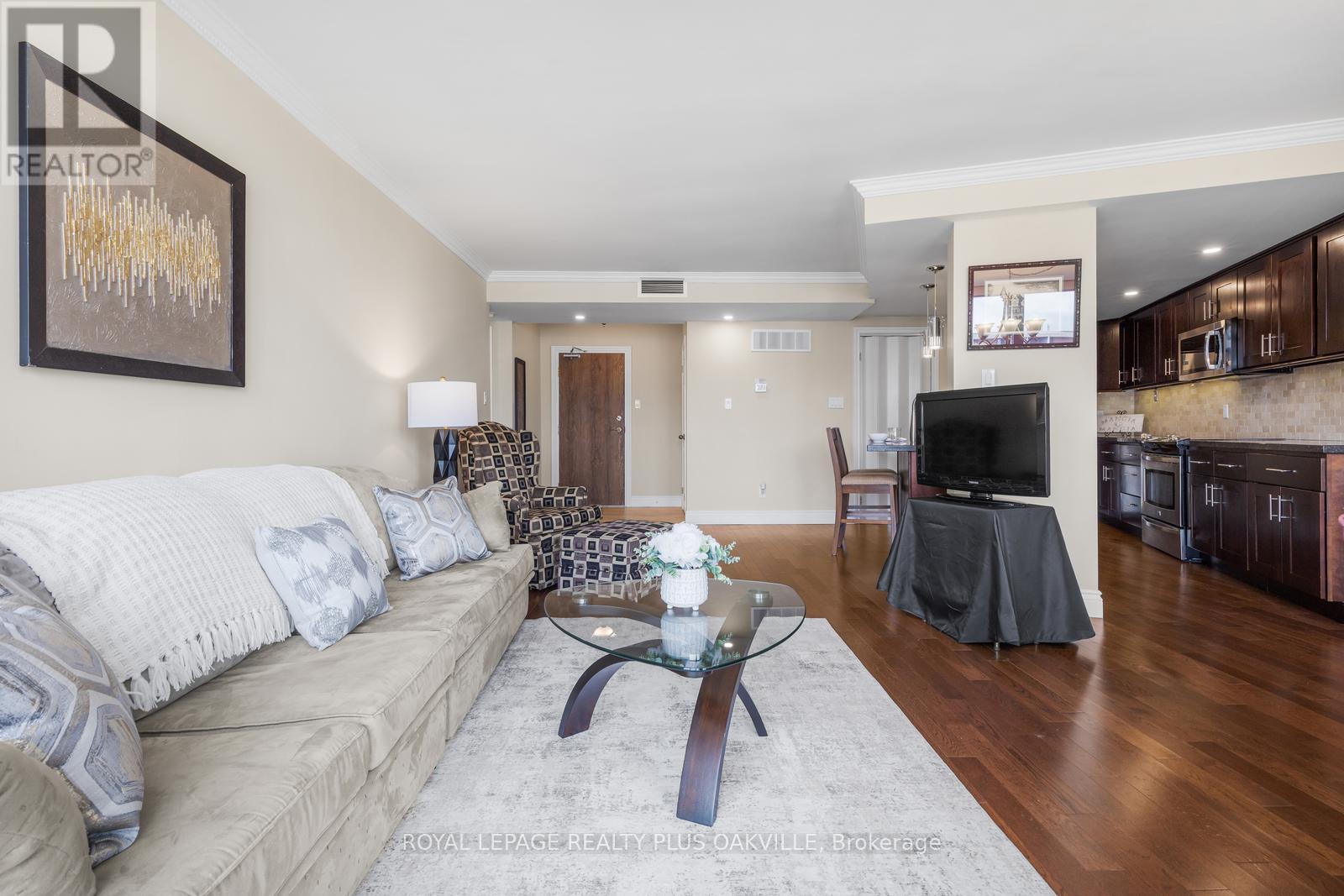 1006 - 1240 Marlborough Court, Oakville, Ontario  L6H 3K7 - Photo 12 - W13467810