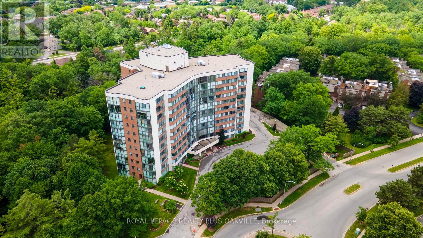 1006 - 1240 Marlborough Court, Oakville, Ontario  L6H 3K7 - Photo 28 - W13467810