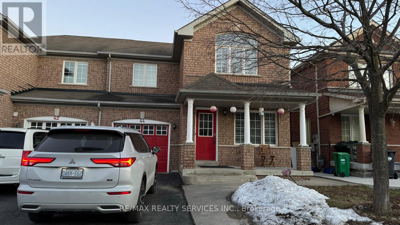 44 SAINTSBURY CRESCENT, Brampton, Ontario