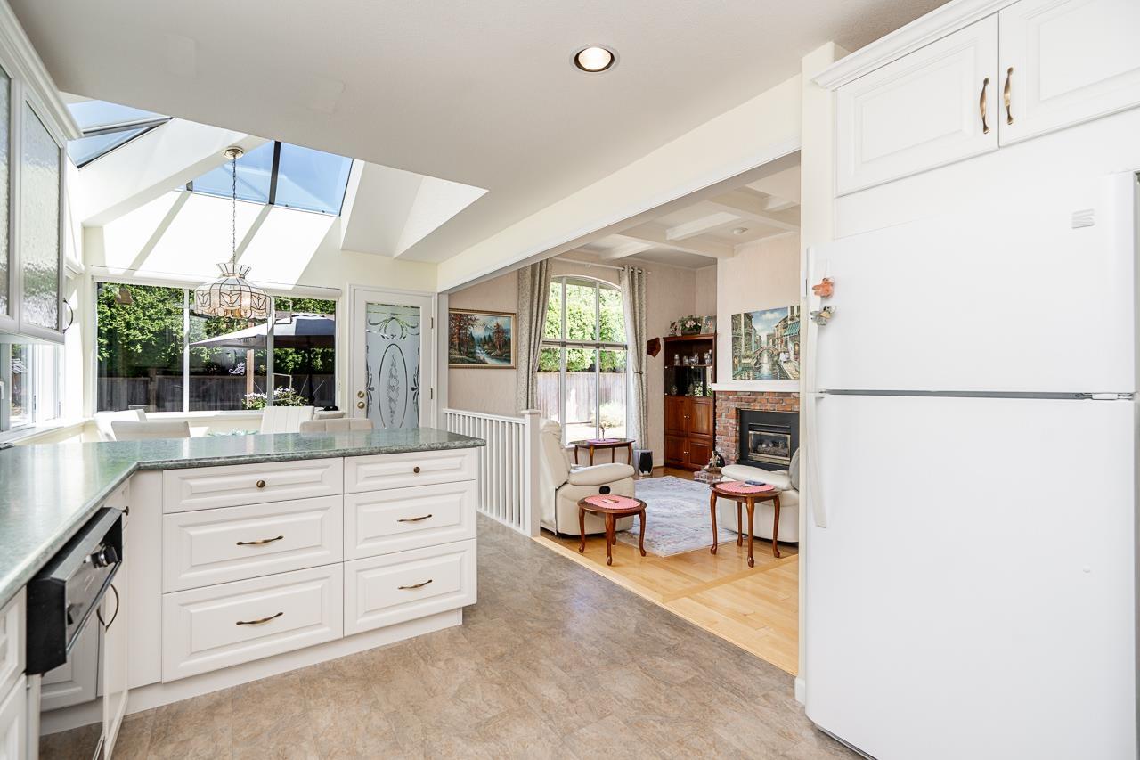 2112 124 Street, Surrey, British Columbia  V4A 3M5 - Photo 4 - R3137737